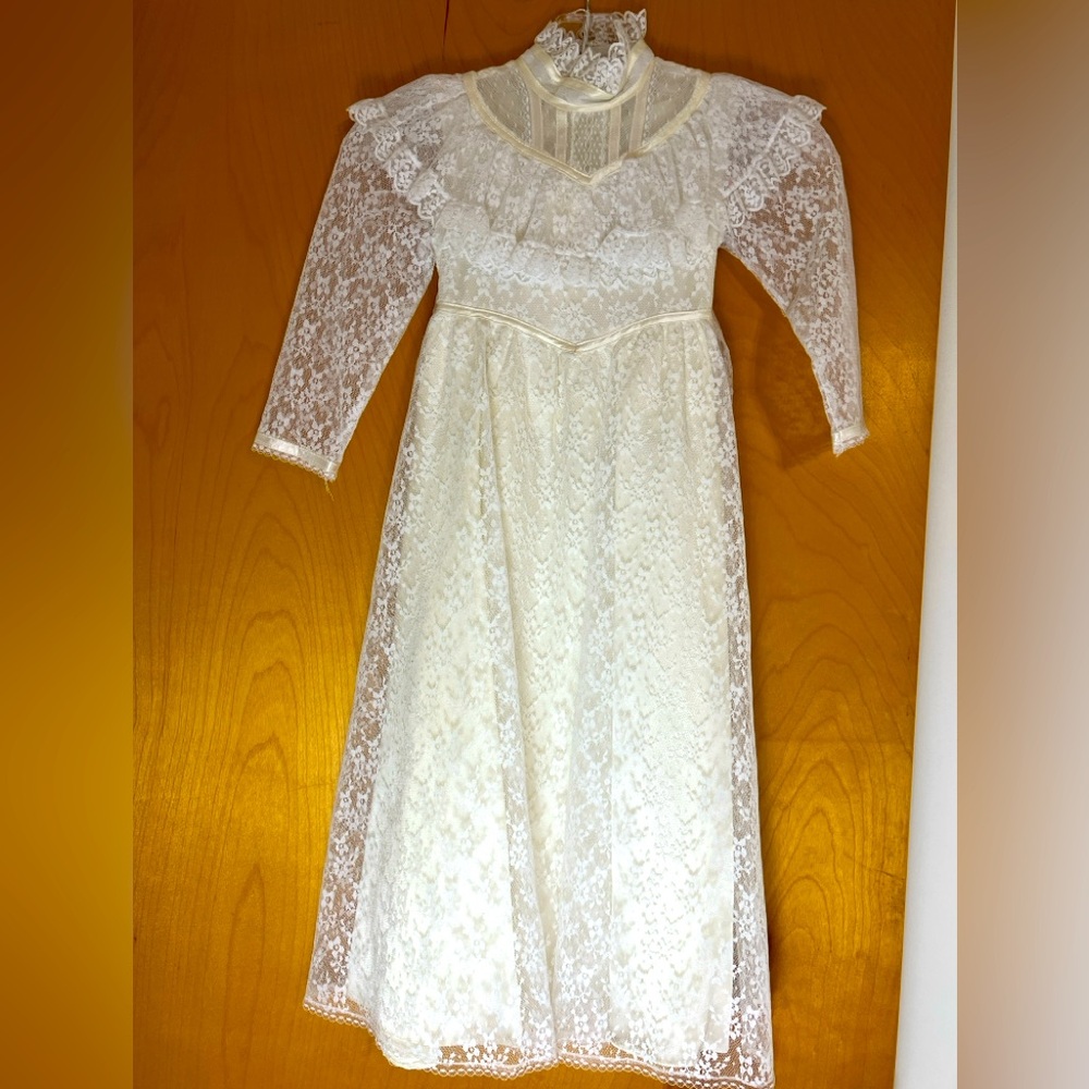Vintage Jessica McClintock ivory flower girl dress. Size 5.